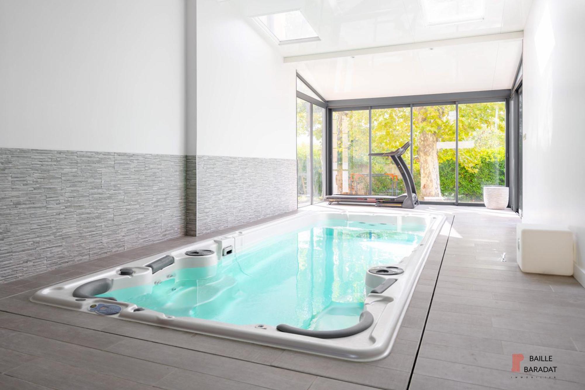 Queen Avec Jardin, Piscine Et Chauffe Interieur - 15 Couchages *
