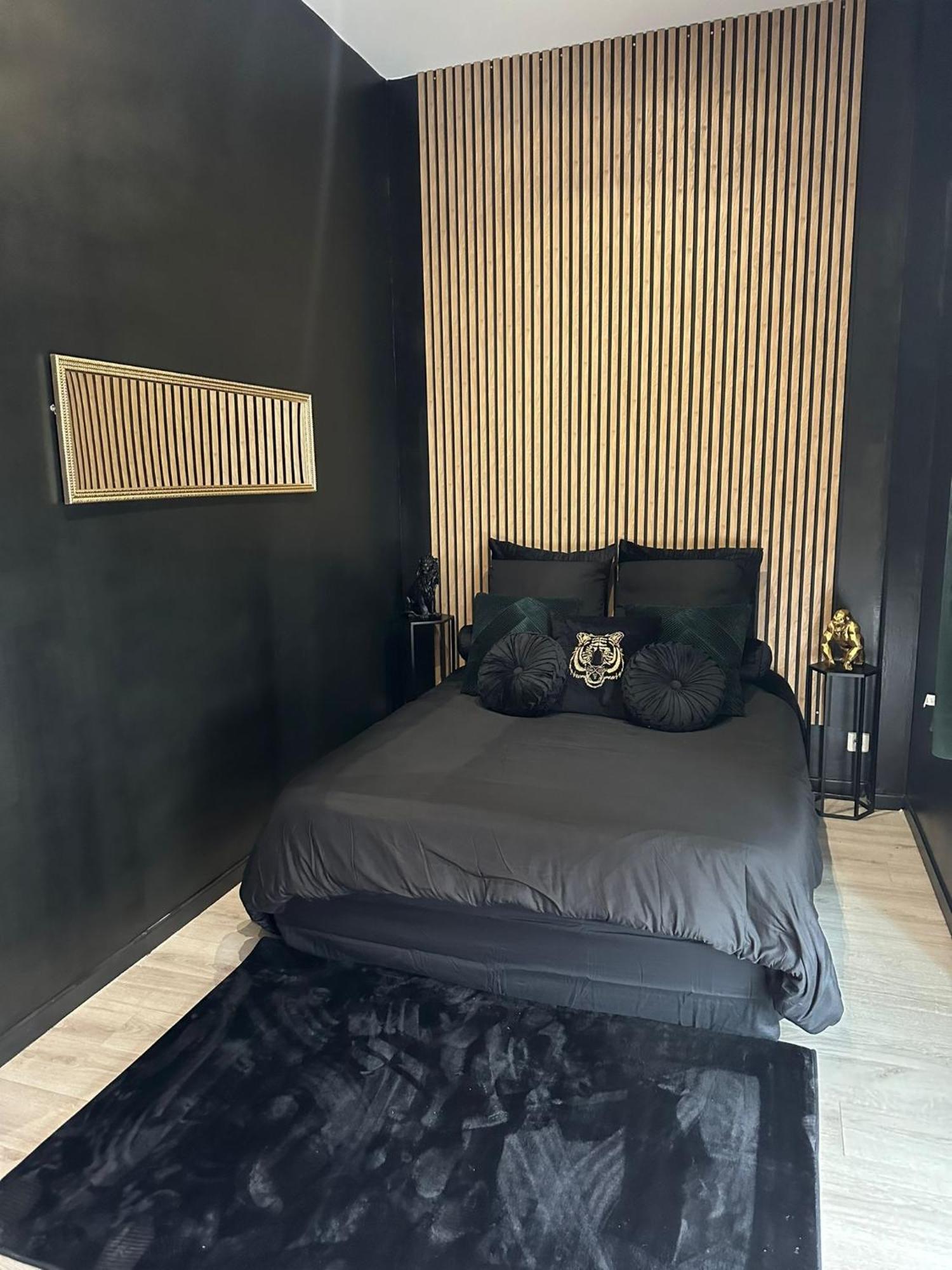 Queen Avec Jardin, Piscine Et Chauffe Interieur - 15 Couchages * Marseille